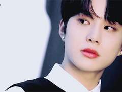 정신차려 이 각박한 소설 속에서 ++