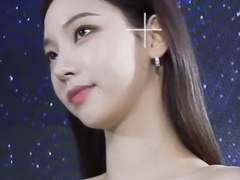 [ENG] 오마이가쉬 돈츄노 위아 에스파(aespa)? savage 맞아요? 그냥 사랑둥이들인데 카리나, 윈터, 지젤, 닝닝의 애장템은 무엇? by W Korea