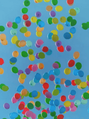 서서히 웃음을 잃어가고 있었다.