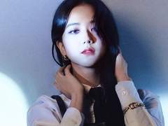 13명의 형제, 1명의 입양아.