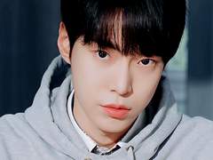 정신차려 이 각박한 소설 속에서 外