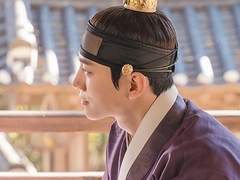 홍포(紅袍) : 남겨진 자의 옷자락