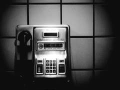 이름 없는 자로부터의 전화