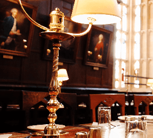 머리가 달렸으니,