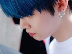 강을 따라 깊은 길