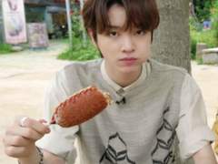 내 까만 스니커즈를 지금 멈추게 만든 너