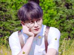 적이 되는 건 한순간이야 上