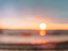 그때 보았던 빛은, 눈이 부셨을까.