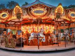 누가 인생은 회전목마라고 하였는가