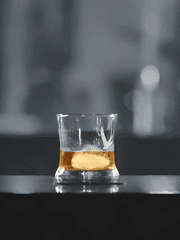 돌아오지 않는 것들 사이에서