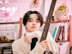 세상에 처음 날 때 인연인 사람들은 손과 손에 붉은 실이 이어진 채 온다 했죠