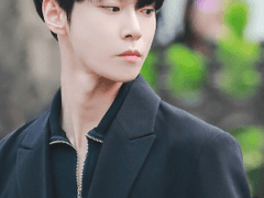 날 먼저 떠났잖아.