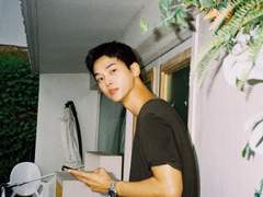 세 발의 총성 그 아래 마주설 때