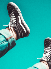 팔은 원래 안으로 굽는다