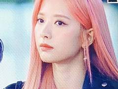 핑크 머리 김지연