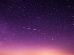 밝은 촛불 하나