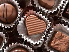 사랑은 초콜릿으로부터