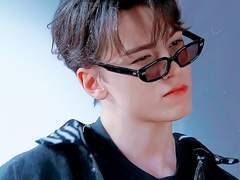 배우님이 보고계셔 A