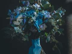 사랑해 마지않는 현재에 머무르고자 한다.