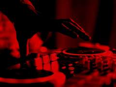 𝑇ℎ𝑒 𝑚𝑢𝑠𝑖𝑐 𝑖𝑠 𝑛𝑜𝑡 𝑖𝑛 𝑡ℎ𝑒 𝑛𝑜𝑡𝑒𝑠