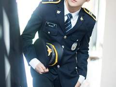 이상한 남자들과의 재회, 남자들의 정체는