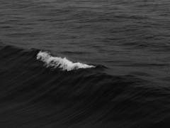 영원히 잠겨버리고 싶다.