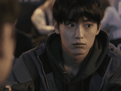 가만히 있으면 중간은 간다