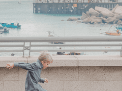 두 번째 홍콩, 00