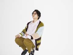 『ONE PIECE』의 상디에 끌려 안경을 쓰듯이? 「나츠조라」에서도 친숙한 배우 야마다 유키상의 기본템은