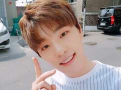 Don’t bite, and ask. and, and..kiss!(물지 말고, 물어봐. 그리고 뽀뽀해!)