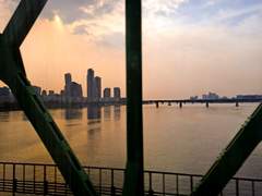 격주 등교에서 가장 힘든 건 너와 멀어지는 거였어