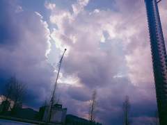 여름과 지옥은 닮은 구석이 있다.