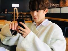 신혼부부의 인스타그램 C