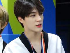 나 태권도 사부님한테 톡 잘못 보냈어…