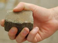 거울 앞에서 너무 많은 시간을 보냈다.