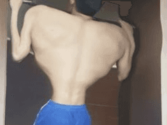 어깨깡패 상체발달형 체형 코디법