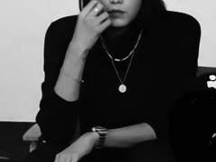 나한테 너는 항상 어른이었는데.