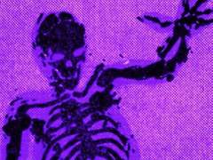 원수는 외나무 다리에서 만난다