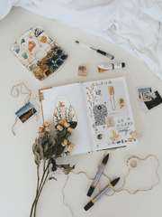 일기보단 일지에 가까운.