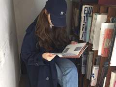 책장을 정리하며 듣는 곡입니다...