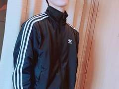 말도 없이 딴 남자랑 노는 여친한테 화난 도영이가 보고 싶다.