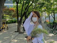 그대 봄비를 무척 좋아하나요...