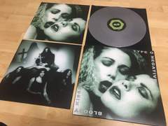 TYPE O NEGATIVE - BLOODY KISSES