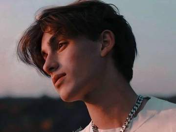 𝑨𝒃𝒐𝒖𝒕 𝒚𝒐𝒖, 𝒂𝒃𝒐𝒖𝒕 𝒖𝒔