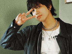 떨어지는 벚꽃잎을 잡으면