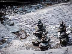 잘 가요, 그리고. 어서 와요.