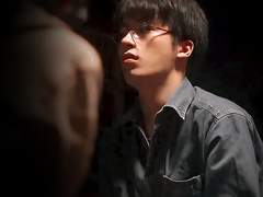 고립된 거대한 바다가.