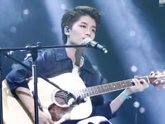 노래 부를 때 제일 멋있는 남친 태일이가 보고 싶다.