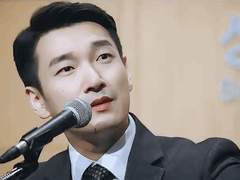 내 사랑은 탄식의 아름다움으로 수놓인 황혼의 나라였지.