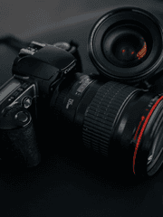 찬양하라, 검은 달을!